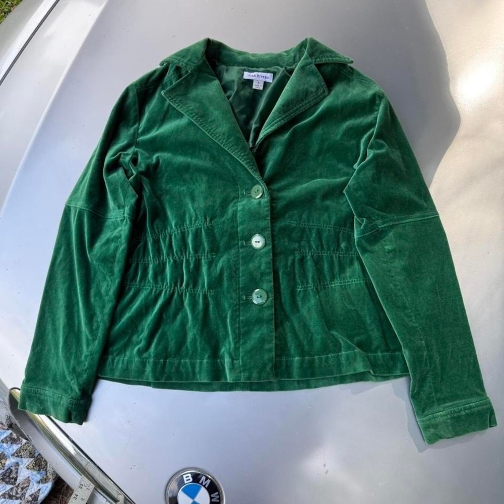 Joan Rivers Green velvet blazer with button-up front and side pockets